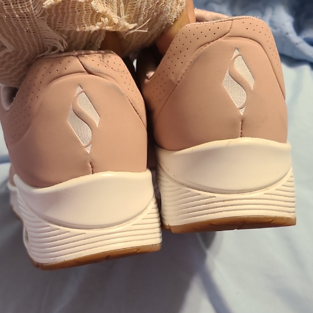Skechers Women's Uno Blush Sneakers - Picture 4 of 10